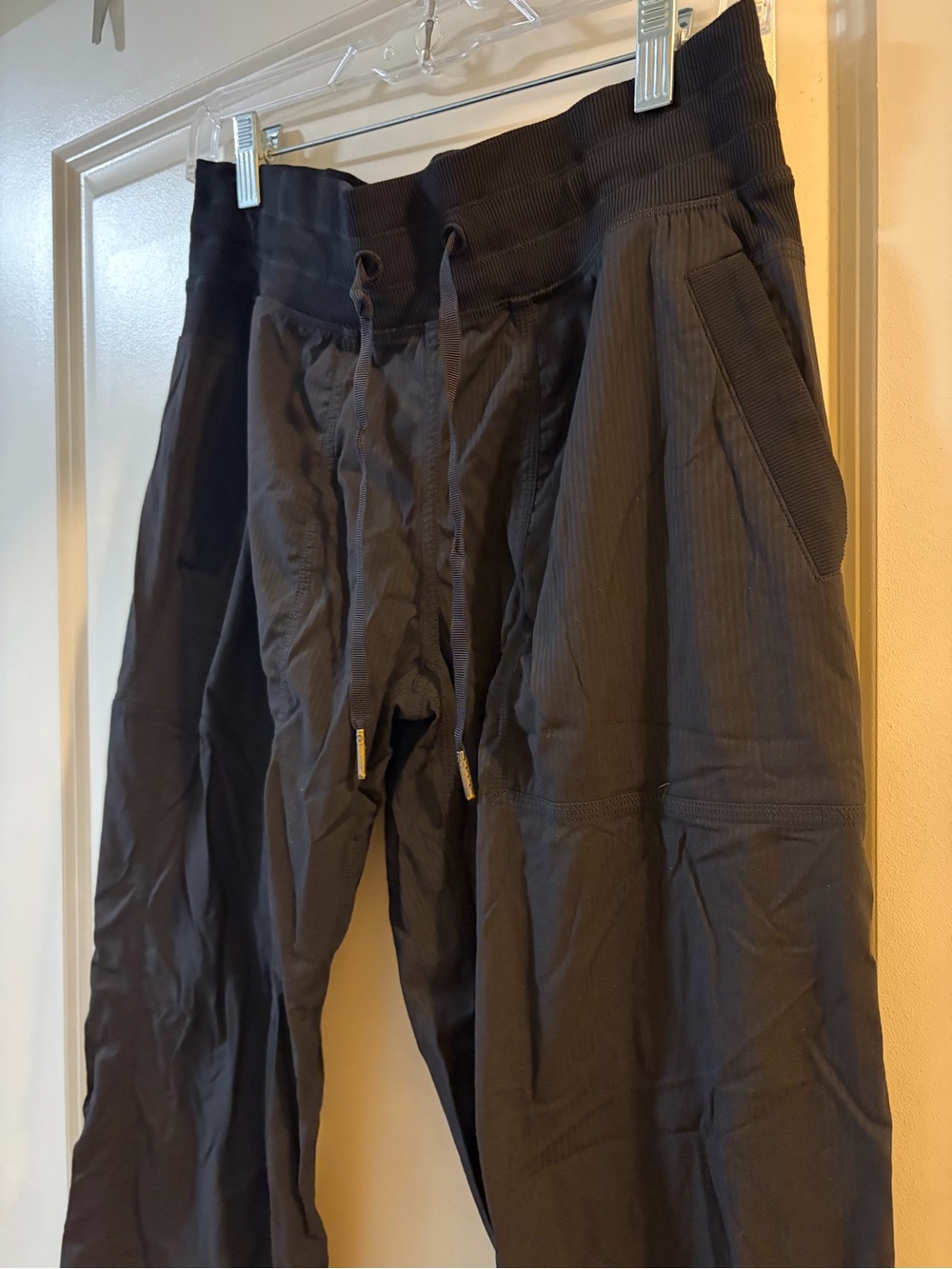 Lululemon dance pants size 6